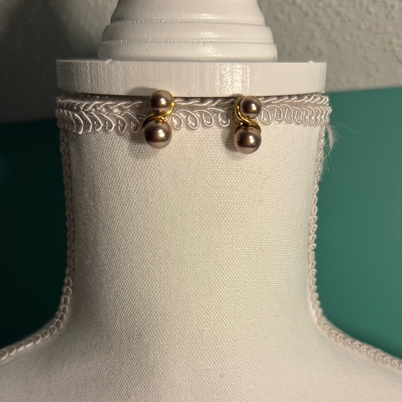Elegant Gold Beaded Necklace, Bracelet, and Matching Earrings - Picture 5 of 6